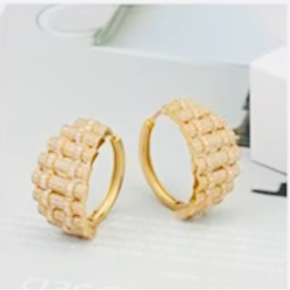 Elegant Gold-Tone Women's Earrings